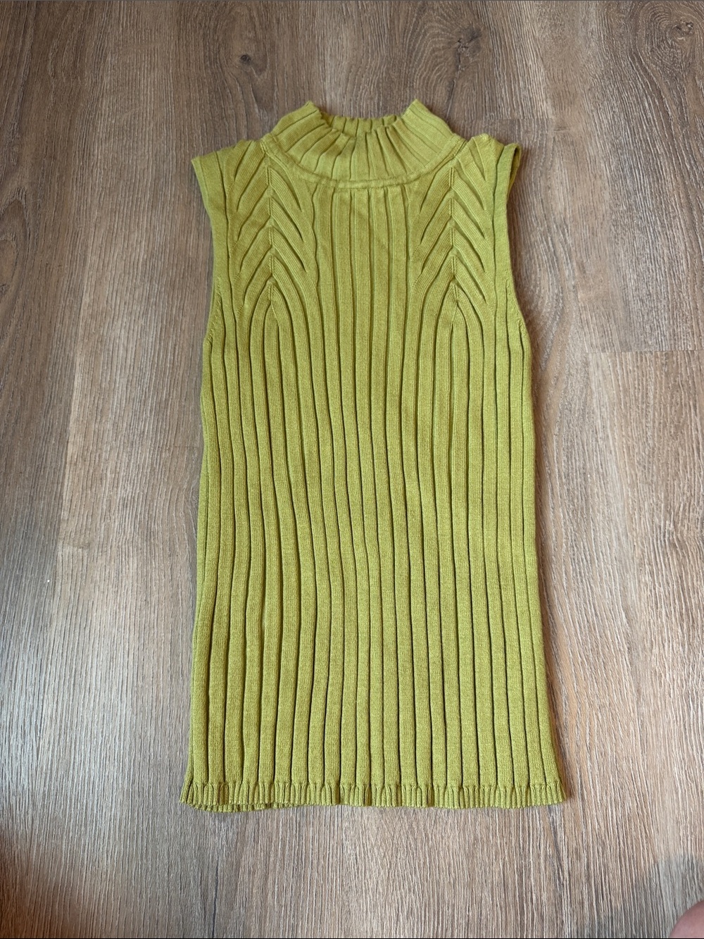 Margaret Frances- Sleeveless Ribbed Mock Neck Knit Top - Olive Green- size m